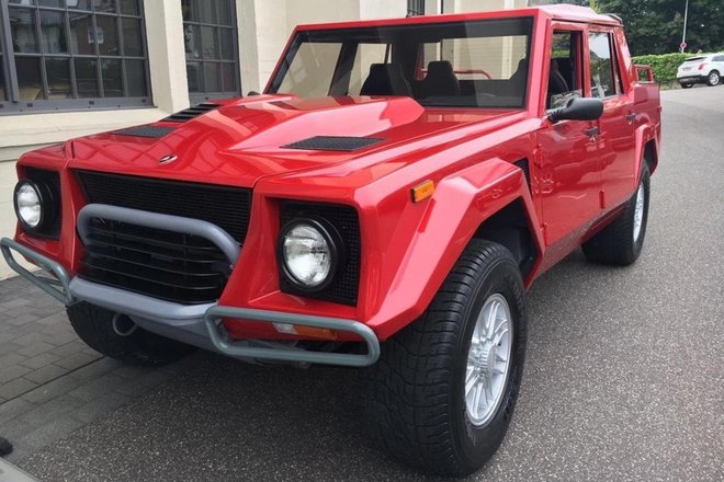 Lamborghini LM002