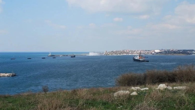 Выход из бухт Севастополя перекрывали корабли ЧФ