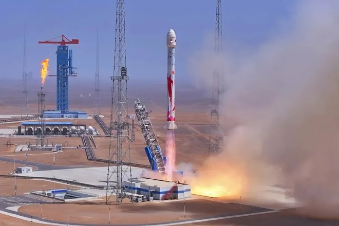 Старт ракеты Старт ракеты