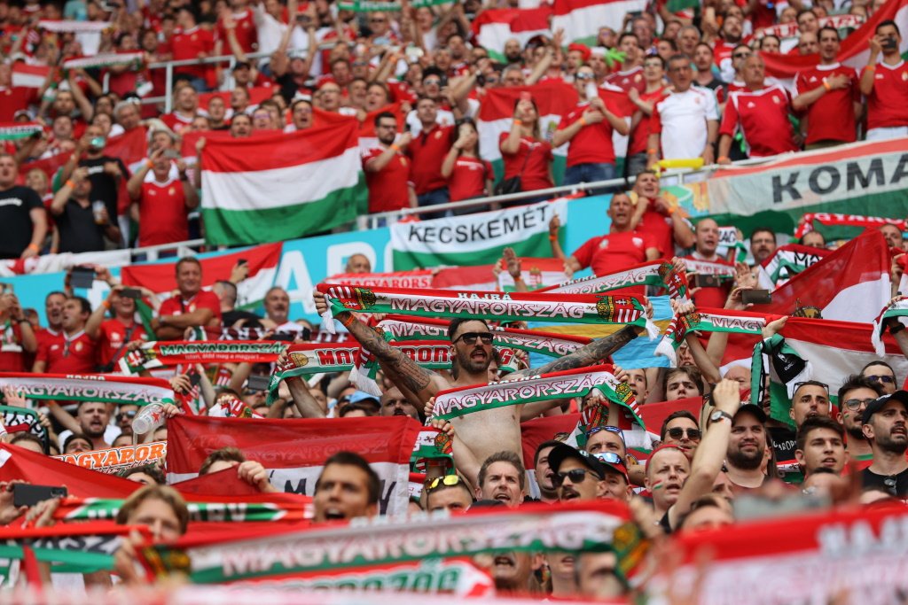 УЕФА наказал сборную Венгрии двумя матчами без зрителей