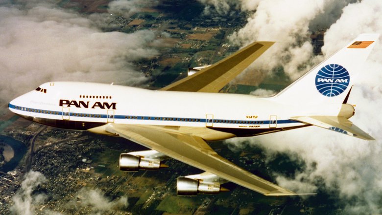 Укороченный на 14 метров вариант Boeing 747SP был разработан для более дальних маршрутов, но особого спроса не нашел из-за небольшой вместимости. Всего выпустили 45 экземпляров из 200 запланированных