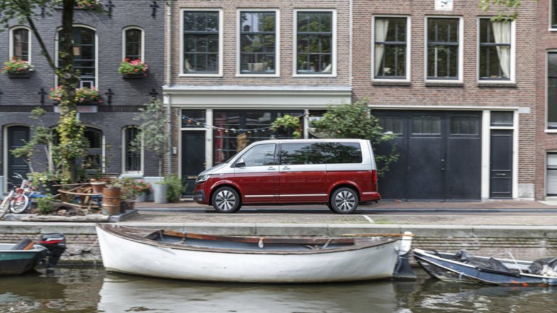 slide image for gallery: 25799 | VW