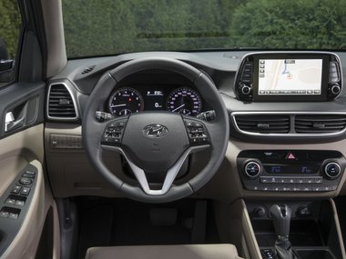 slide image for gallery: 24566 | Hyundai Tucson