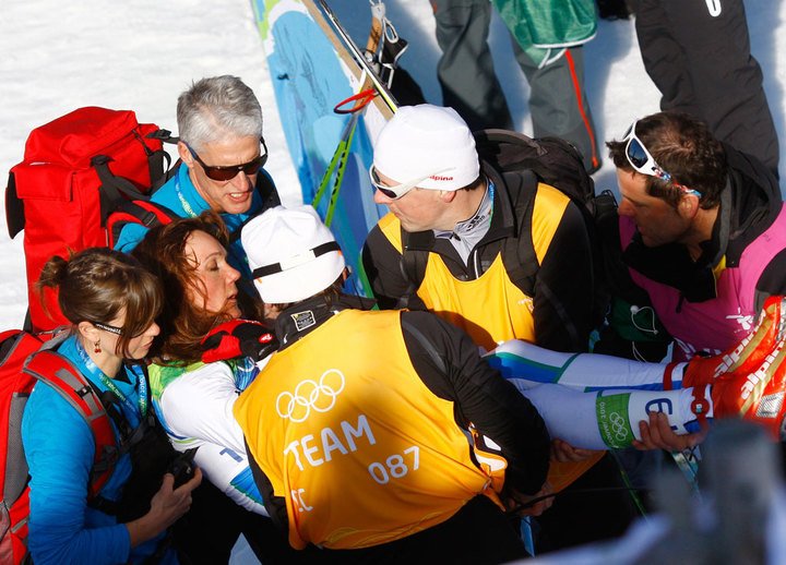 После финиша на Олимпиаде-2010 Петру Майдич унесли с трассы на носилках