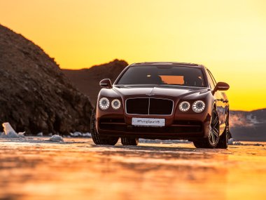 slide image for gallery: 21063 | Bentley установил рекорд скорости на льду Байкала