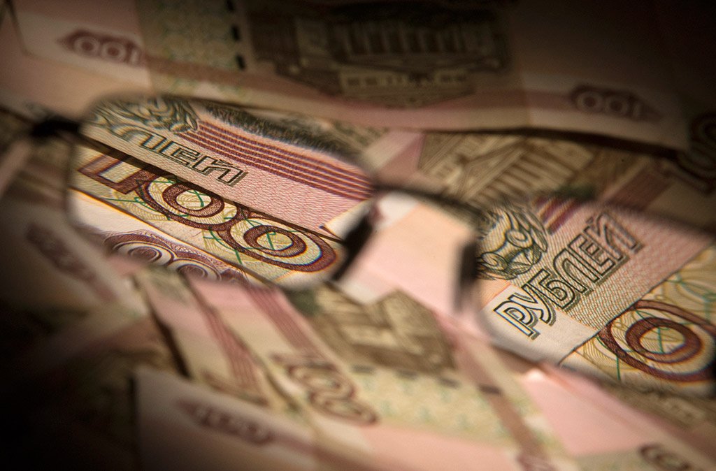 Глава ВТБ рассказал о покупке банком долларов по 100 рублей