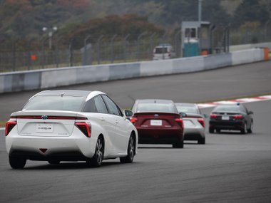 slide image for gallery: 19166 | Toyota Mirai