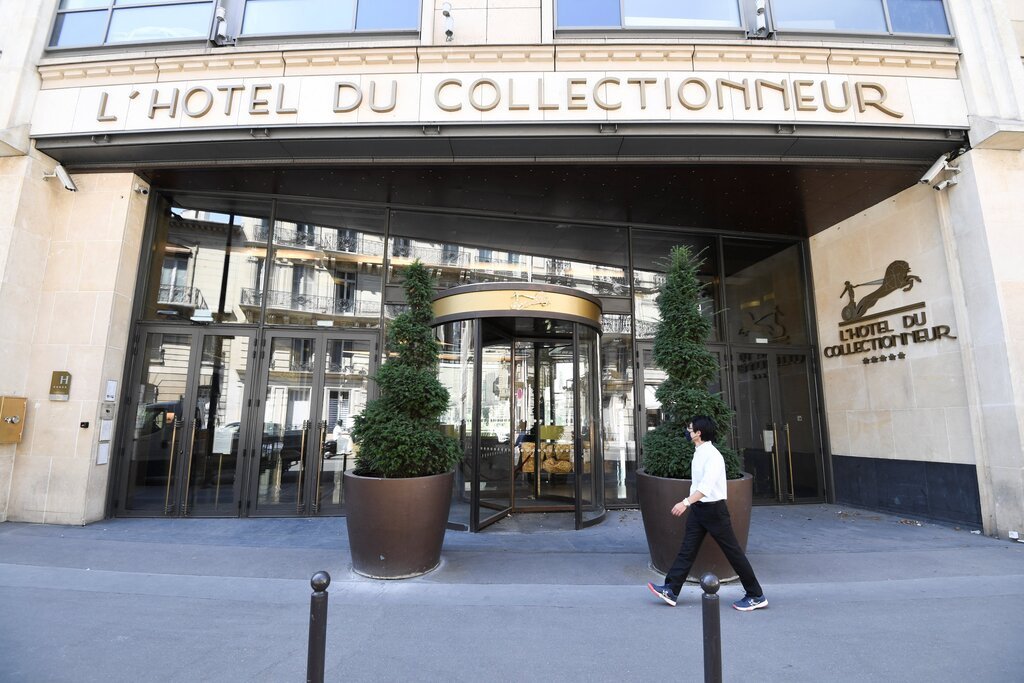 Персонал отеля, где живет делегация МОК, объявил забастовку