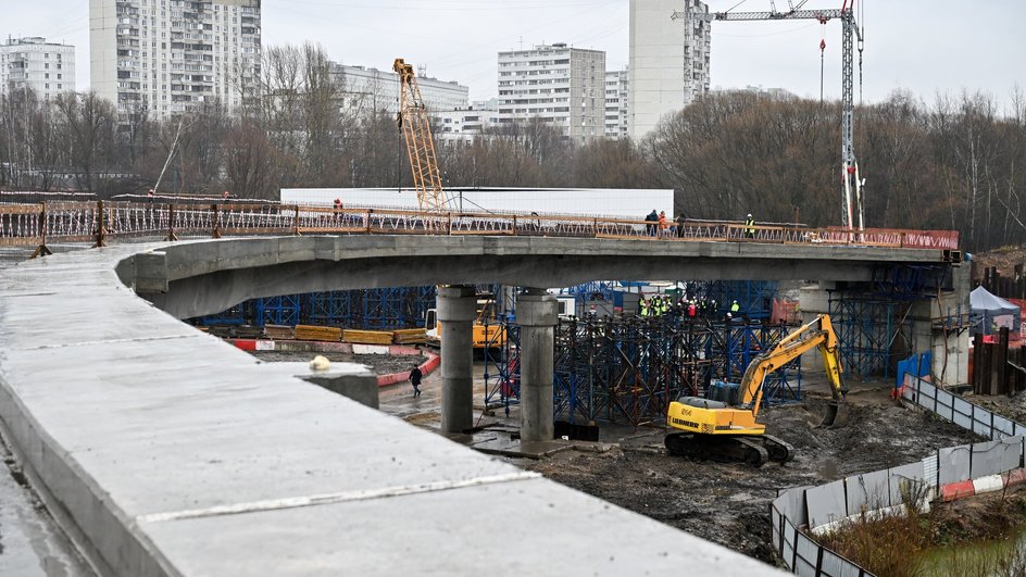 Строящийся участок Московского скоростного диаметра (МСД) вдоль ул. Каспийская от ул. Кантемировская до Павелецкого направления Московской железной дороги