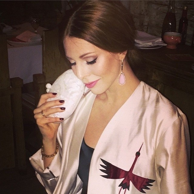 «Наимилейший клатч и просто роскошное кимоно» — радовалась своему образу Наталья Подольская