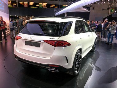slide image for gallery: 23786 | Mercedes-Benz GLE