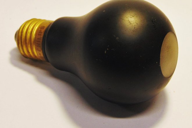 black bulb philips wikimedia