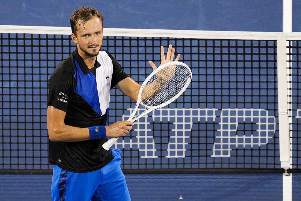 Даниил Медведев вышел в третий круг теннисного турнира серии «Мастерс» в Цинциннати