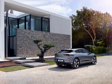 slide image for gallery: 24171 | Автомобиль года в Европе: Jaguar I-Pace