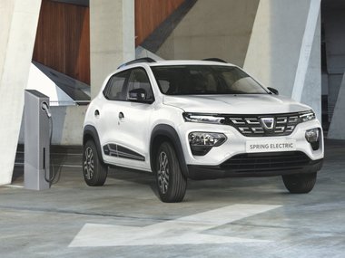 slide image for gallery: 26770 | Dacia Spring каршеринг
