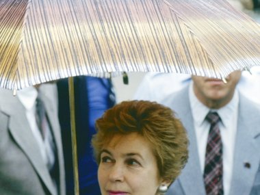 Slide image for gallery: 11042 | Разумеется, советские женщины обращали внимание на стиль супруги генерального секретаря.