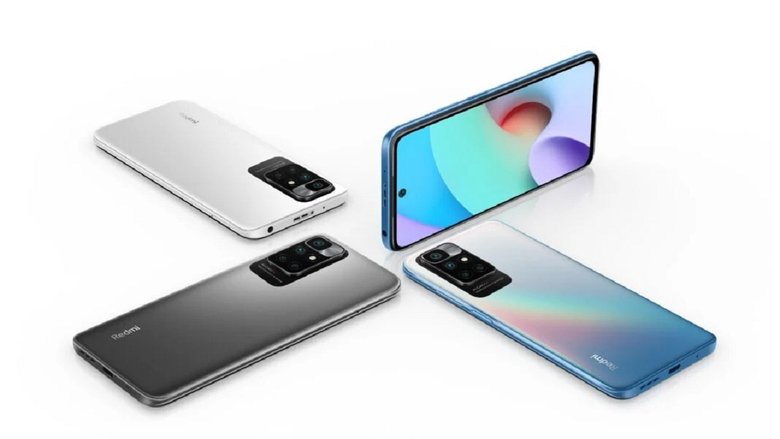 Смартфон имеет пластиковый корпус, доступен в трех цветах: серый, белый и голубой. Первые два варианта цвета имеют матовую поверхность, а второй — глянцевую. Фото: Xiaomi