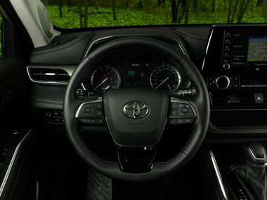 slide image for gallery: 26010 | Toyota Highlander