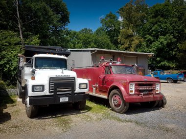 slide image for gallery: 23677 | «Пожарка» за 1200 баксов и старые грузовики