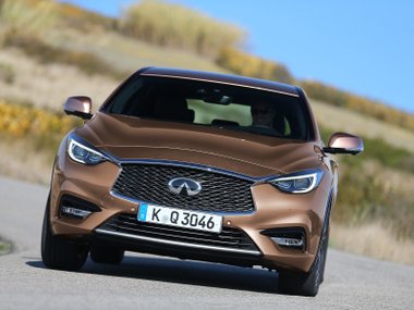 slide image for gallery: 19053 | Infiniti Q30 Premium