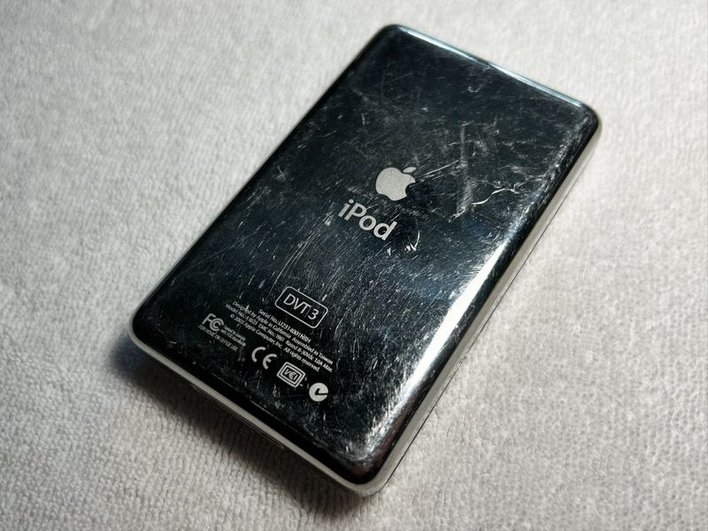 Оборотная сторона прототипа iPod