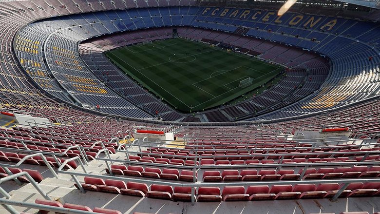 Барселона переезжает на другой стадион. Что не так с легендарным Камп Ноу