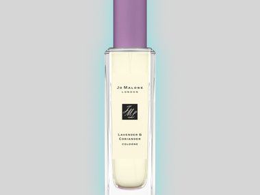 Slide image for gallery: 13236 | Lavender & Coriander Jo Malone. Это интерпретация одноименного парфюма, созданного брендом в 2016 году и ставшим частью коллекции Herb Garden. Теперь аромат звучит глубже, четче и более завораживающе. Травяные мотивы немног