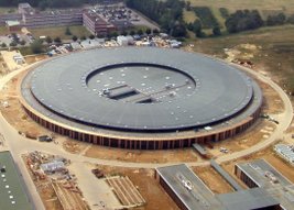 &quot;СКИФ&quot; в Новосибирске, Diamond в Великобритании и European Synchrotron Radiation Facility во Франции. Фото: Wikipedia
