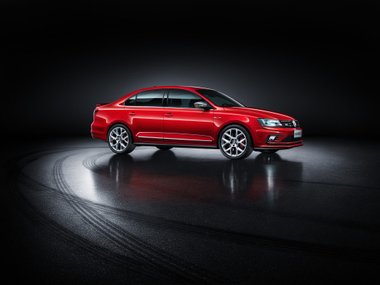 slide image for gallery: 24404 | Volkswagen Sagitar