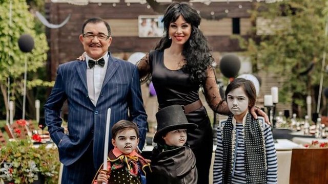 Дибров с семьей Дибров с семьей