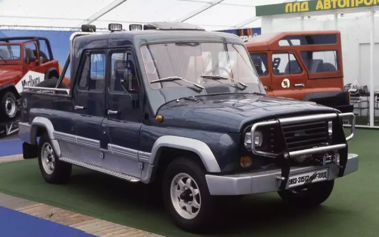 УАЗ-31512 Truck — пикап компании ЛЛД с двойной кабиной и удлиненной базой.