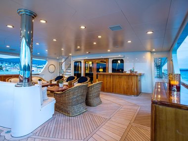 wine-cellars-and-a-fireplace-turn-this-yacht-into-a-grandiose-floating-mansion_19.jpeg