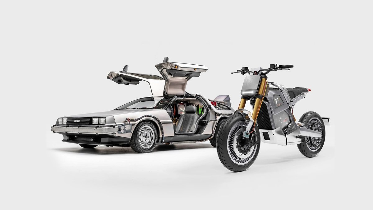 Представлен мотоцикл в стиле легендарного DeLorean