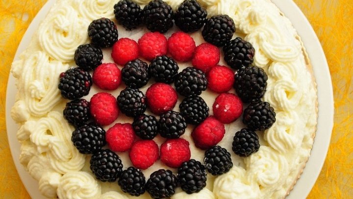 Очень простой торт с красными фруктами | Терморецепты