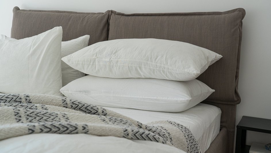 Как удалить клещей с постельного белья и подушек: крутой лайфхак