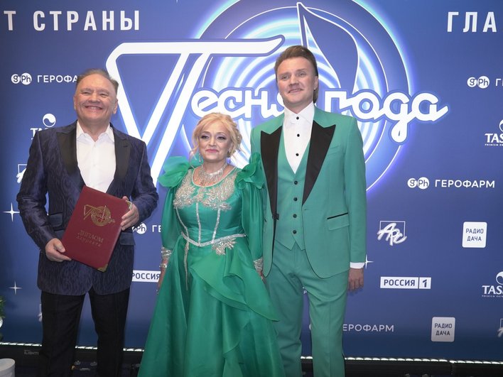 Надежда Кадышева с мужем и сыном Надежда Кадышева с мужем и сыном