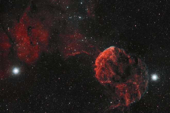 Туманность Медуза (Jellyfish Nebula) — кандидат в певатроны.