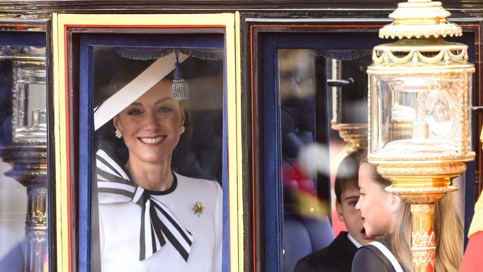 Кейт Миддлтон на Trooping the Colour Кейт Миддлтон на Trooping the Colour