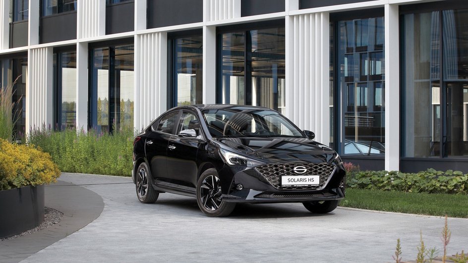 HS — тот же Hyundai Solaris, но теперь просто Solaris.