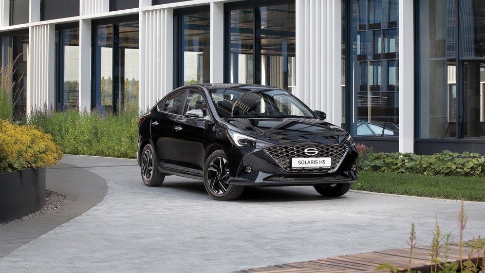 HS — тот же Hyundai Solaris, но теперь просто Solaris.