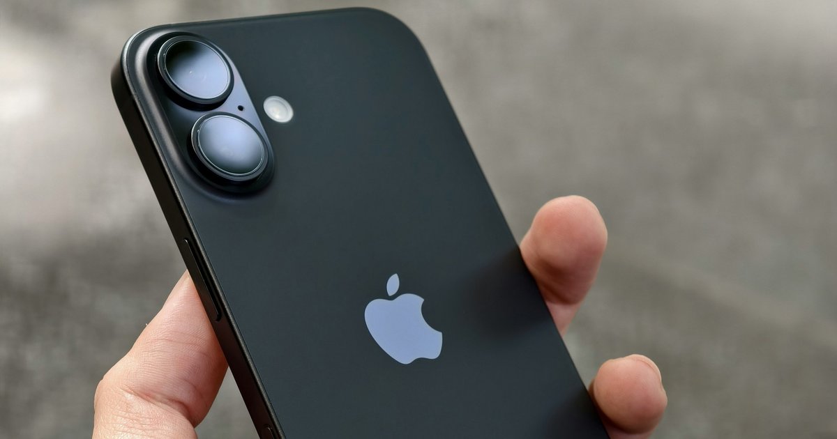 Цена iPhone 16 в России упала на 10%