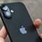 Черный iPhone 16
