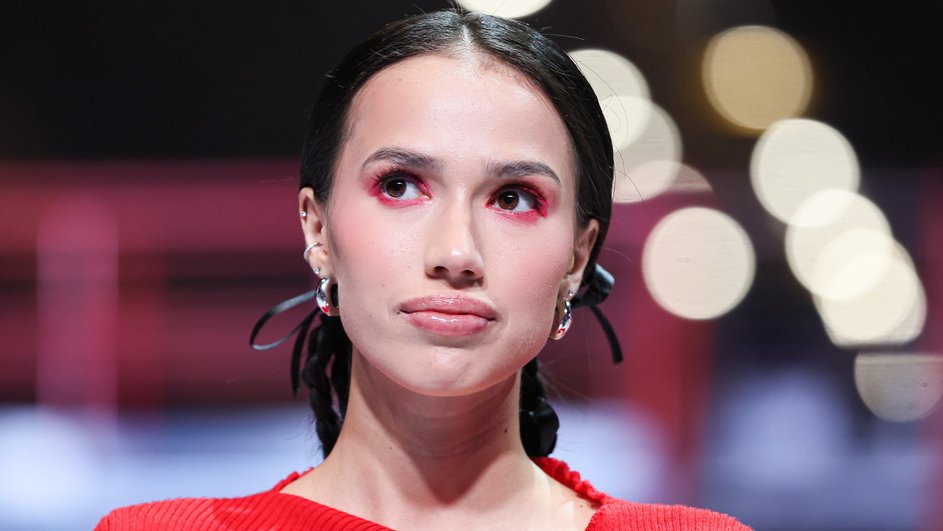 Алина Загитова Алина Загитова