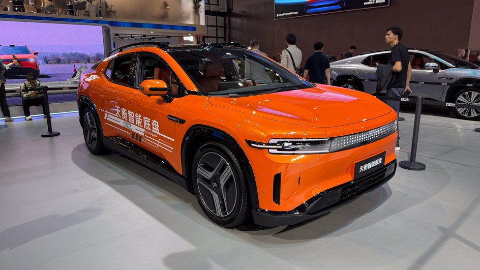 Кроссовер Changan Nevo 07 на выставке в Шанхае Кроссовер Changan Nevo 07 на выставке в Шанхае