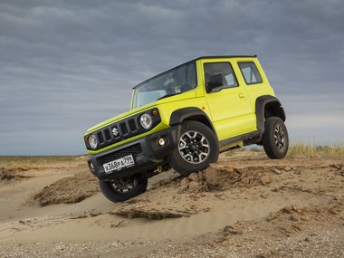 slide image for gallery: 25107 | Suzuki Jimny 3
