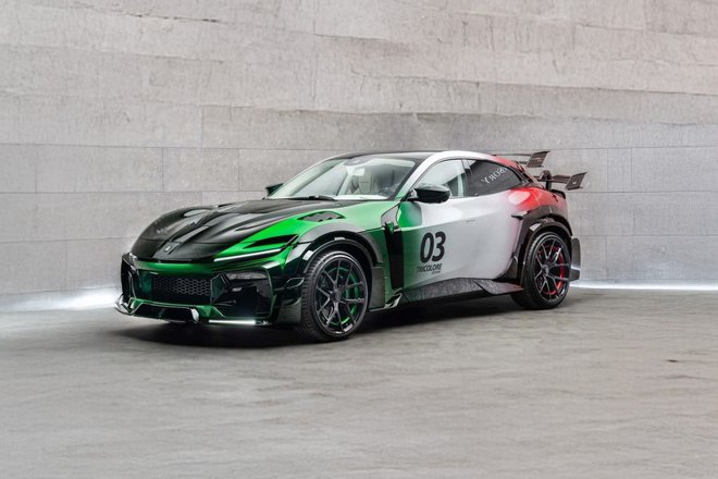 Mansory показал очень странный Ferrari Purosangue с двумя спойлерами