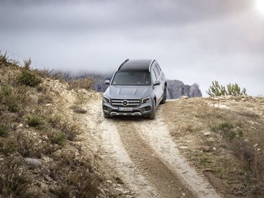 slide image for gallery: 25370 | Mercedes GLB. Внедорожье