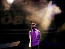 Кадр из Oasis: Knebworth 1996