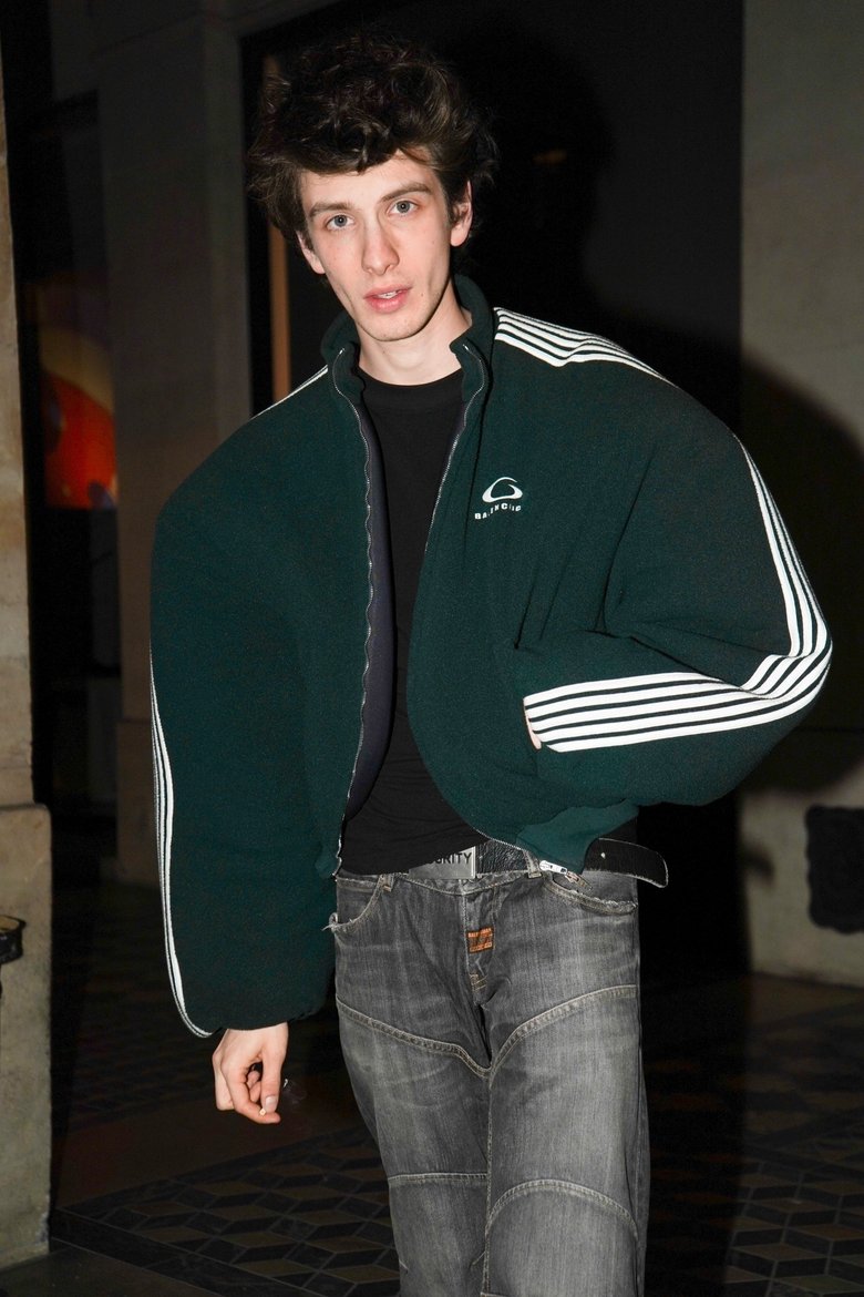 Марк Эйдельштейн на показе Balenciaga Марк Эйдельштейн на показе Balenciaga