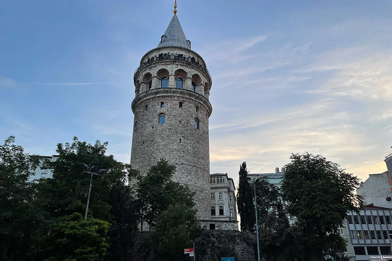 Галатская башня, которая в разные времена выполняла функции от дозорной до тюремной